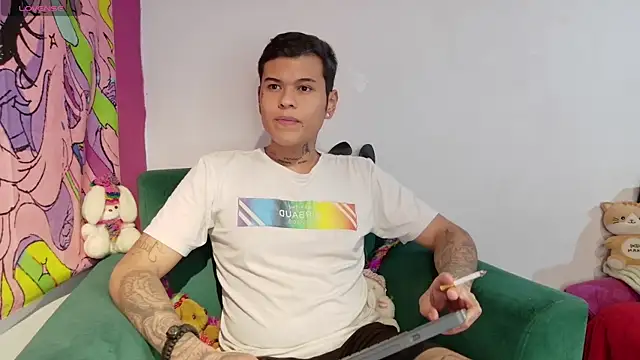 Snapshot of rosse_dredd chatting on 01/07/26, 02:03 rosse dredd online show from 01/07/26, 02:03