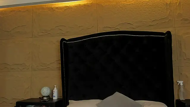 SophiaDior  online show from 09/15/25, 12:38