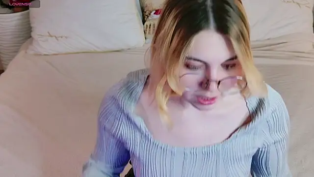 Evie Vall online show from 12/14/25, 05:18