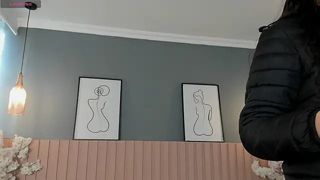 Mila Hank  online show from 02/26/26, 12:04