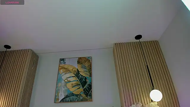 Mila Hank  online show from 03/24/26, 12:10