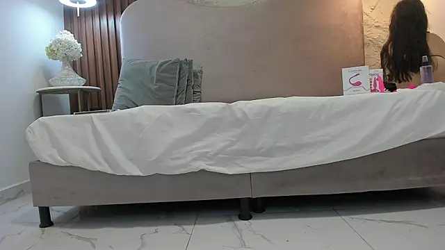 Snapshot of PamelaBonnet_mml chatting on 12/05/25, 08:16 PamelaBonnet mml online show from 12/05/25, 08:16