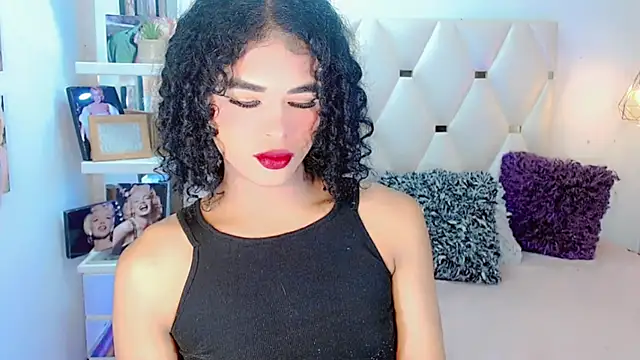 Veronica Misst  online show from 10/10/25, 12:37
