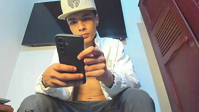 Master liam00 online show from 11/26/25, 06:42