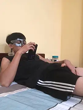 Snapshot of thienlong05 chatting on 10/03/25, 03:42 thienlong05 online show from 10/03/25, 03:42