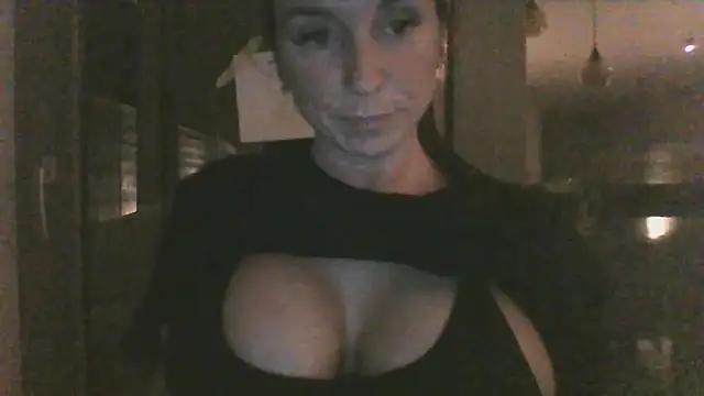 Snapshot of Justnani001 chatting on 09/26/25, 08:46 Justnani001 online show from 09/26/25, 08:46