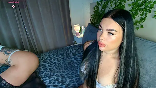 Snapshot of katerine_Monroe chatting on 06/18/26, 07:19 katerine Monroe online show from 06/18/26, 07:19
