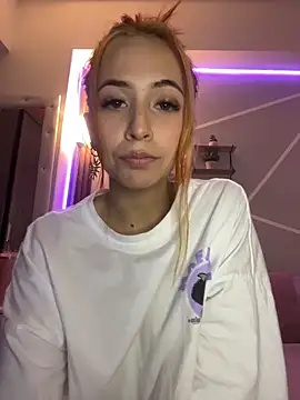 Little ginger online show from 10/12/25, 10:42