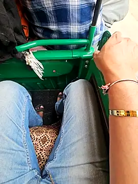 Snapshot of Gamecoc chatting on 10/30/25, 07:10 Gamecoc online show from 10/30/25, 07:10