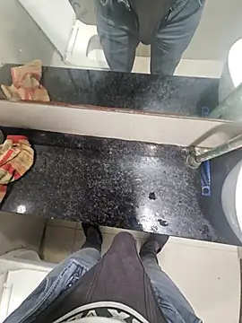 Snapshot of Gamecoc chatting on 10/31/25, 06:25 Gamecoc online show from 10/31/25, 06:25