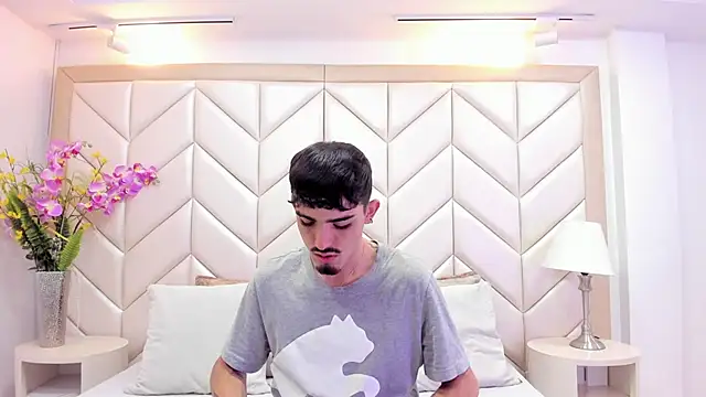 Snapshot of NikoStone_ chatting on 09/20/25, 01:50 NikoStone online show from 09/20/25, 01:50