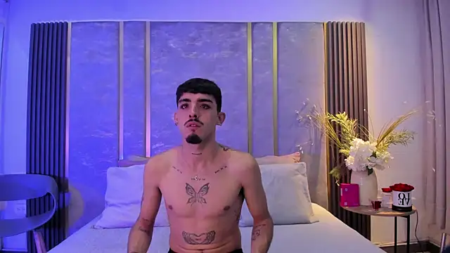 Snapshot of NikoStone_ chatting on 09/23/25, 04:04 NikoStone online show from 09/23/25, 04:04