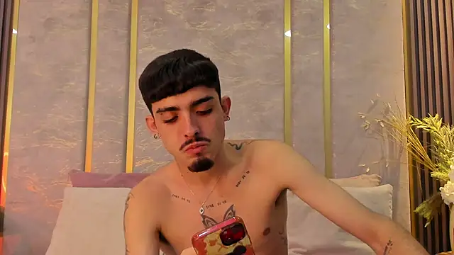 Snapshot of NikoStone_ chatting on 09/24/25, 04:05 NikoStone online show from 09/24/25, 04:05