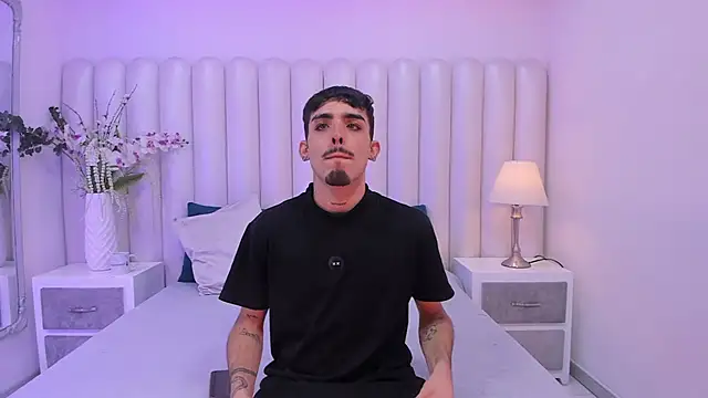 Snapshot of NikoStone_ chatting on 09/28/25, 05:24 NikoStone online show from 09/28/25, 05:24