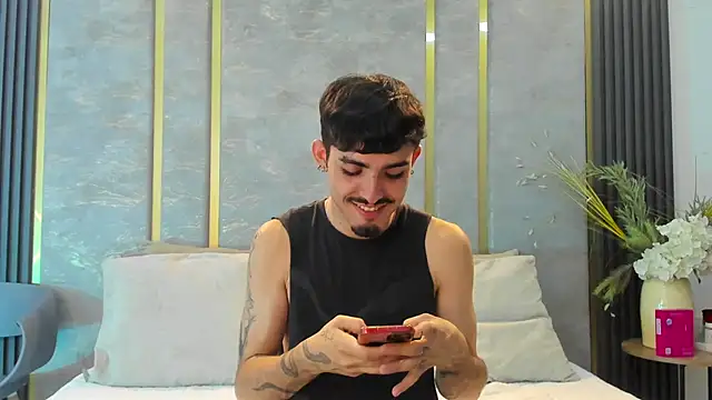 Snapshot of NikoStone_ chatting on 10/02/25, 04:52 NikoStone online show from 10/02/25, 04:52