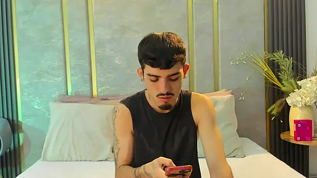 Snapshot of NikoStone_ chatting on 10/04/25, 05:16 NikoStone online show from 10/04/25, 05:16