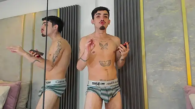 Snapshot of NikoStone_ chatting on 10/05/25, 04:55 NikoStone online show from 10/05/25, 04:55