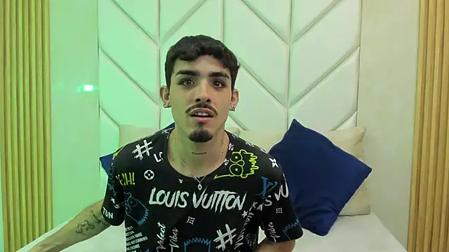 Snapshot of NikoStone_ chatting on 10/08/25, 02:58 NikoStone online show from 10/08/25, 02:58