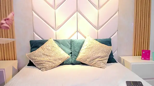 Snapshot of NikoStone_ chatting on 10/28/25, 01:31 NikoStone online show from 10/28/25, 01:31