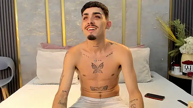 Snapshot of NikoStone_ chatting on 11/06/25, 04:13 NikoStone online show from 11/06/25, 04:13