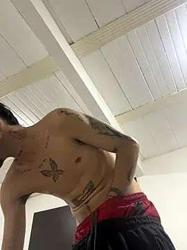 Snapshot of NikoStone_ chatting on 11/30/25, 06:39 NikoStone online show from 11/30/25, 06:39