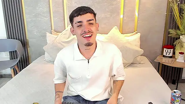 Snapshot of NikoStone_ chatting on 12/16/25, 02:27 NikoStone online show from 12/16/25, 02:27