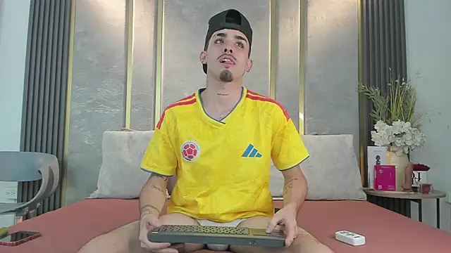 NikoStone  online show from 06/28/26, 04:40