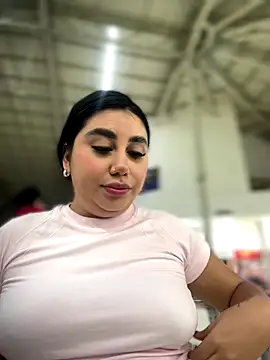 Snapshot of Sophie_Dreamss chatting on 09/18/25, 09:28 Sophie Dreamss online show from 09/18/25, 09:28