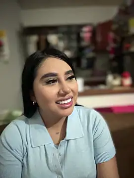 Snapshot of Sophie_Dreamss chatting on 10/18/25, 10:21 Sophie Dreamss online show from 10/18/25, 10:21