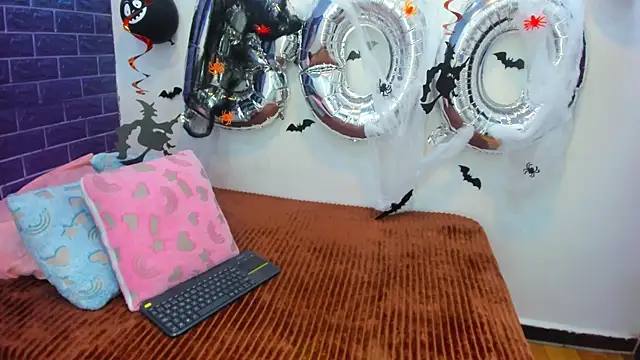 Cora 222 online show from 11/01/25, 07:27