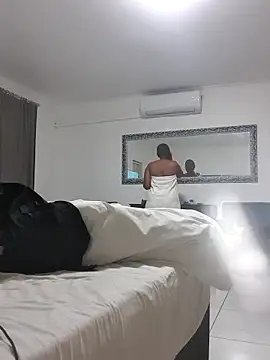 Snapshot of trickyOne chatting on 11/05/25, 07:03 trickyOne online show from 11/05/25, 07:03