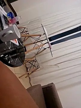 Snapshot of trickyOne chatting on 12/13/25, 07:53 trickyOne online show from 12/13/25, 07:53