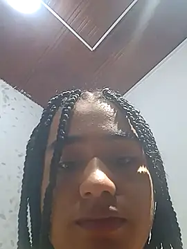 michelle perla online show from 10/28/25, 06:43