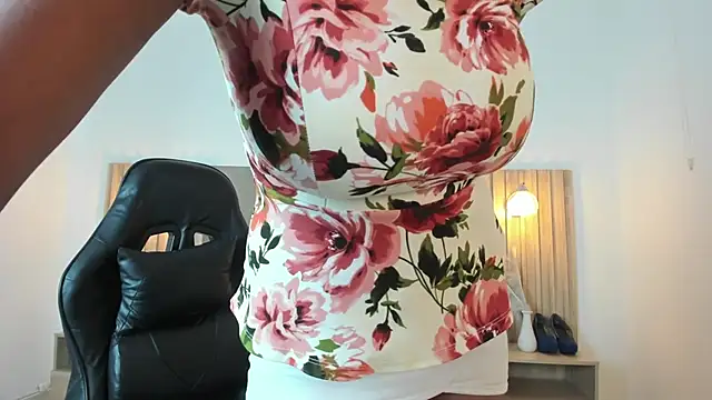 coral15  online show from 11/08/25, 02:12