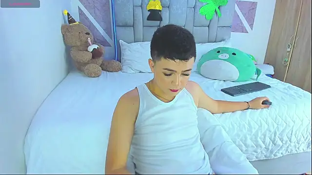 christopher Hot online show from 03/23/26, 08:35