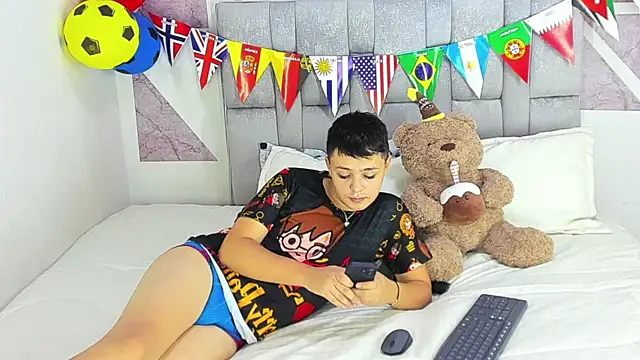 christopher Hot online show from 06/24/26, 08:52