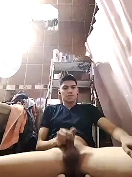 aispuro8505 online show from 09/19/25, 06:37