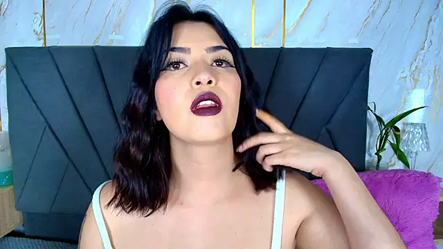 chloe Laurent1 online show from 10/04/25, 05:38