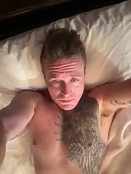 DILFiGuess11 online show from 11/12/25, 01:44