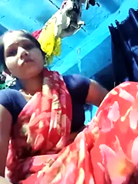 Jooli xx online show from 04/05/26, 02:25