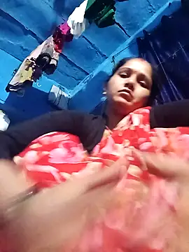 Jooli xx online show from 04/22/26, 03:13