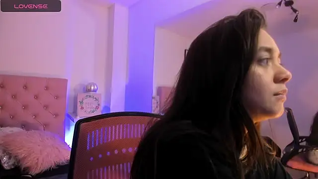 ambar 69  online show from 12/18/25, 08:37