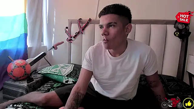 Snapshot of Jack_castell chatting on 10/15/25, 02:39 Jack castell online show from 10/15/25, 02:39