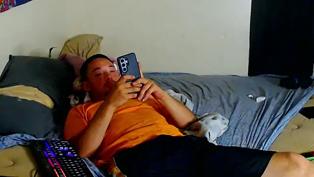 Snapshot of YoBlezz chatting on 06/12/26, 01:37 YoBlezz online show from 06/12/26, 01:37