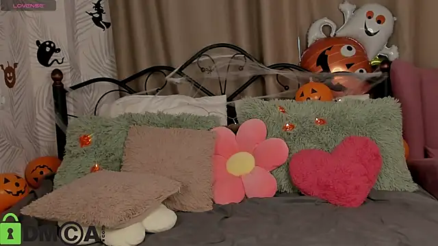 Agnes Passero online show from 10/26/25, 08:42