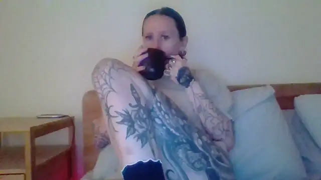 liltiddygoffwaifu online show from 10/21/25, 07:25