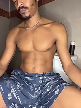 TRILLAHUNG online show from 11/11/25, 02:44