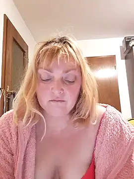 LiluLiluLilu online show from 10/18/25, 07:36