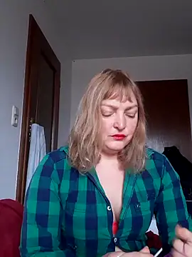 LiluLiluLilu online show from 12/05/25, 08:23