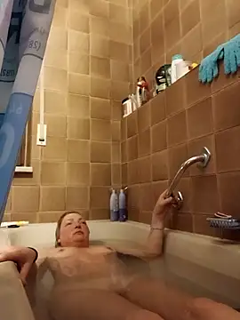 LiluLiluLilu online show from 04/06/26, 06:53